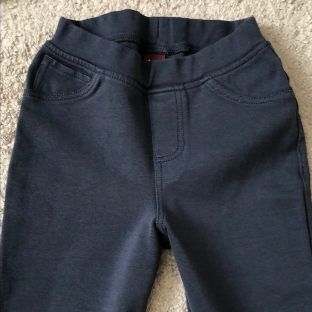 Tea Collection Leggings w/side ankle zippers